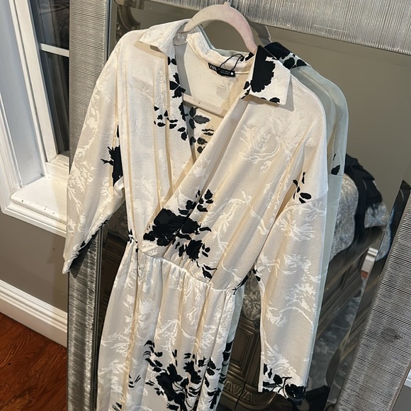 ZARA MIDI DRESS - Picture 2 of 5